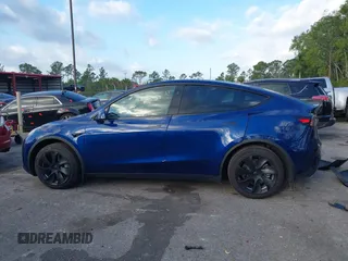 2024 Tesla Model Y с VIN 7SAYGDED5RF015208, выставлен на аукционе IAAI как лот 41608087 с пробегом 10 059 миль миль и . История ставок и продаж доступна на DreamBid. Изображение 14.