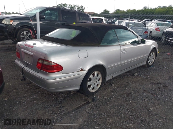 2001 Mercedes-Benz CLK 320/430 with VIN WDBLK65G41T077792, listed as a IAAI auction lot 42170508 with Not Provided miles and . Bid and sale history available at carsss.com. Image 4.