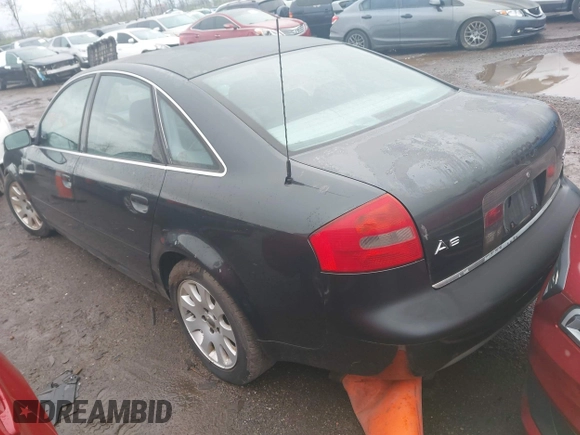 1998 Audi A6 with VIN WAUBA24BXWN149960, listed as a IAAI auction lot 41898746 with 230,268 mi miles. Bid and sale history available at carsss.com. Image 3.