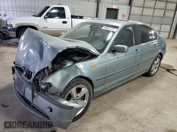 2004 BMW 3 Series 330xi with VIN WBAEW53404PN36084, listed as a Copart auction lot 44697235 with 0 mi miles and Salvage Title. Bid and sale history available at carsss.com. Image 1.