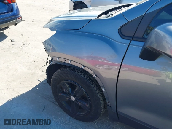 2020 Chevrolet Trax LS z VIN 3GNCJKSB7LL144101, wystawiony jako IAAI lot #38708852 z przebiegiem 44 644 mil mil oraz . Historia ofert i sprzedaży dostępna na DreamBid. Obrazek 18.