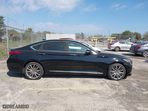 2015 Hyundai Genesis 5.0L with VIN KMHGN4JF0FU081945, listed as a IAAI auction lot 41547186 with 134,956 mi miles. Bid and sale history available at carsss.com. Image 13.
