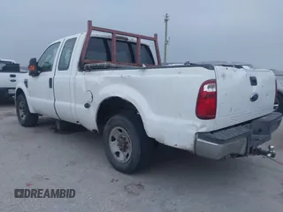 2008 Ford Super Duty F-250 SRW XL with VIN 1FTNX20568ED66942, listed as a IAAI auction lot 41809065 with 270,424 mi miles. Bid and sale history available at carsss.com. Image 3.