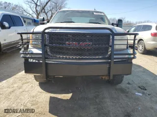 2008 GMC Sierra 2500HD SLE1 with VIN 1GTHK23698F176529, listed as a Copart auction lot 48583425 with 355,814 mi miles and Salvage Title. Bid and sale history available at carsss.com. Image 5.