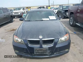 2006 BMW 3 Series 325i with VIN WBAVB17586NK36105, listed as a IAAI auction lot 42076568 with 198,243 mi miles. Bid and sale history available at carsss.com. Image 11.