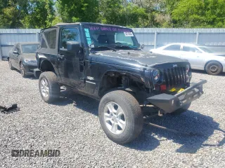 2010 Jeep Wrangler Sahara z VIN 1J4AA5D10AL204437, wystawiony jako Copart lot #50743665 z przebiegiem 211 585 mil mil oraz Szkoda całkowita • Salvage title. Historia ofert i sprzedaży dostępna na DreamBid. Obrazek 4.