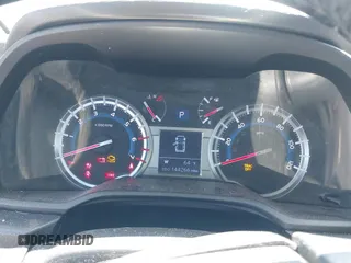 2017 Toyota 4Runner SR5 z VIN JTEBU5JR6H5417298, wystawiony jako IAAI lot #42464895 z przebiegiem 144 266 mil mil oraz . Historia ofert i sprzedaży dostępna na DreamBid. Obrazek 7.