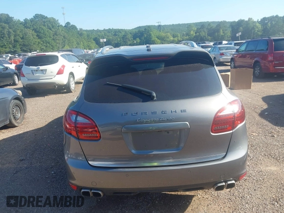 2012 Porsche Cayenne Turbo z VIN WP1AC2A29CLA81105, wystawiony jako IAAI lot #42618593 z przebiegiem 173 873 mil mil oraz . Historia ofert i sprzedaży dostępna na DreamBid. Obrazek 17.