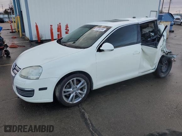 2005 Volkswagen Jetta Sedan 2.5L with VIN 3VWSG71K85M641623, listed as a Copart auction lot 84705244 with 135,685 mi miles and Salvage Title. Bid and sale history available at carsss.com. Image 1.