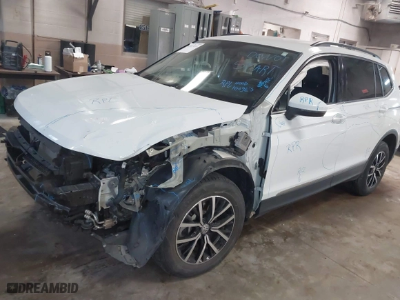 2021 Volkswagen Tiguan SE with VIN 3VV2B7AX1MM142501, listed as a IAAI auction lot 40983853 with 45,121 mi miles. Bid and sale history available at carsss.com. Image 18.