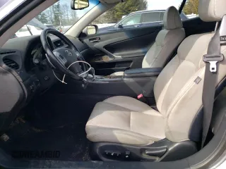 2014 Lexus IS 250 C z VIN JTHFF2C22E2531017, wystawiony jako Copart lot #44370555 z przebiegiem 118 514 mil mil oraz Szkoda całkowita • Salvage title. Historia ofert i sprzedaży dostępna na DreamBid. Obrazek 7.