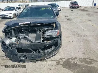2014 Chrysler 300 S z VIN 2C3CCABG1EH336848, wystawiony jako Copart lot #50822875 z przebiegiem 75 204 mil mil oraz Szkoda całkowita • Salvage title. Historia ofert i sprzedaży dostępna na DreamBid. Obrazek 11.