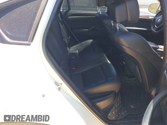 2014 BMW X6 xDrive35i with VIN 5UXFG2C53E0C44047, listed as a IAAI auction lot 42057685 with 145,912 mi miles. Bid and sale history available at carsss.com. Image 8.