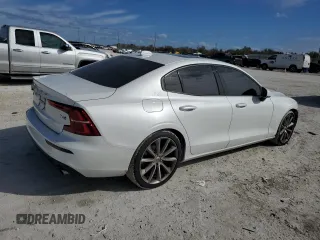 2020 Volvo S60 Momentum with VIN 7JRA22TK7LG041911, listed as a Copart auction lot 41256154 with 82,597 mi miles. Bid and sale history available at carsss.com. Image 3.