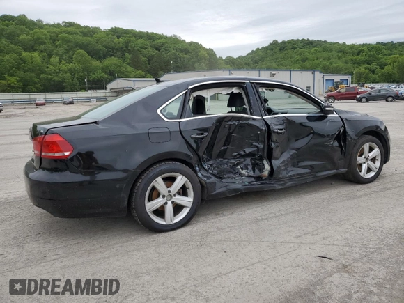 2013 Volkswagen Passat SE z VIN 1VWBH7A34DC028906, wystawiony jako Copart lot #58210265 z przebiegiem 294 953 mil mil oraz Szkoda całkowita • Salvage title. Historia ofert i sprzedaży dostępna na DreamBid. Obrazek 3.