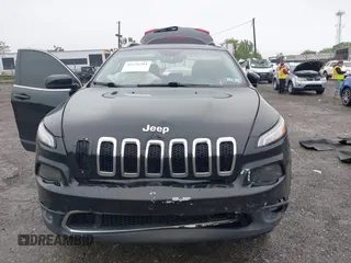2017 Jeep Cherokee Limited with VIN 1C4PJMDB7HW599633, listed as a IAAI auction lot 42276581 with 169,865 mi miles and . Bid and sale history available at DreamBid. Image 13.