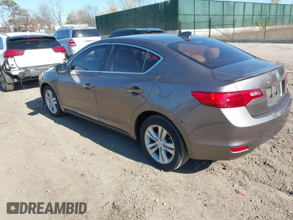 2014 Acura ILX Hybrid Tech Pkg with VIN 19VDE3F79EE300331, listed as a IAAI auction lot 42067961 with 147,348 mi miles. Bid and sale history available at carsss.com. Image 3.