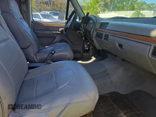 1996 Ford F-350 with VIN 1FTJW35F8TEB52441, listed as a Copart auction lot 48917765 with 271,664 mi miles and Clean title. Bid and sale history available at DreamBid. Image 5.