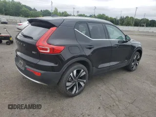 2025 Volvo XC40 Plus Bright Theme with VIN YV4L12UE8S2505476, listed as a Copart auction lot 59005825 with 2,886 mi miles and Clean title. Bid and sale history available at DreamBid. Image 3.