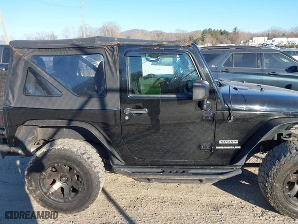 2014 Jeep Wrangler Sport with VIN 1C4AJWAG4EL113620, listed as a IAAI auction lot 41710951 with NaN miles. Bid and sale history available at carsss.com. Image 13.