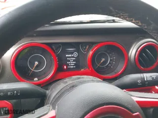 2018 Jeep Wrangler Unlimited Sport S with VIN 1C4HJXDG0JW250952, listed as a IAAI auction lot 41641476 with 117,284 mi miles. Bid and sale history available at carsss.com. Image 7.