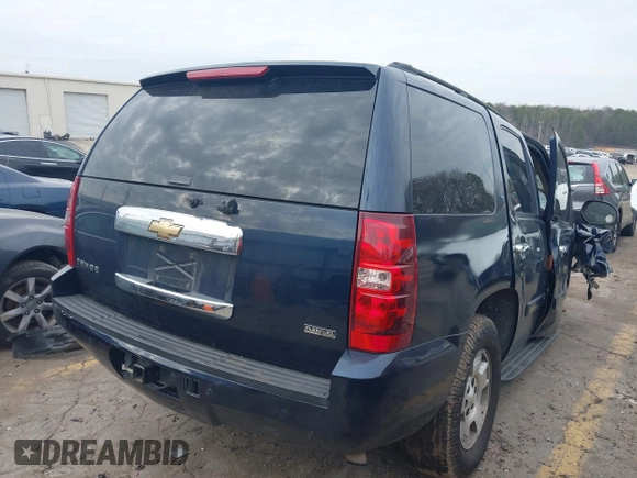 2008 Chevrolet Tahoe 1LT z VIN 1GNFK13018J127343, wystawiony jako IAAI lot #41504540 z przebiegiem Nie podano mil oraz . Historia ofert i sprzedaży dostępna na DreamBid. Obrazek 4.