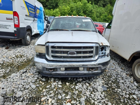 2001 Ford F-350 XL with VIN 1FTWW32F11EB16761, listed as a Copart auction lot 62511635 with 257,065 mi miles and Salvage title. Bid and sale history available at DreamBid. Image 5.