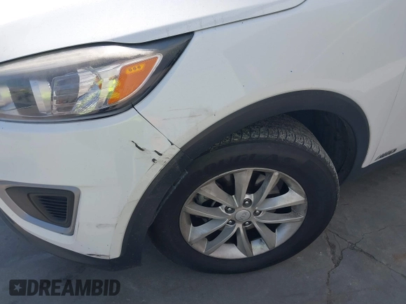 2017 Kia Sorento LX z VIN 5XYPGDA30HG315882, wystawiony jako IAAI lot #41801283 z przebiegiem 165 950 mil mil oraz . Historia ofert i sprzedaży dostępna na DreamBid. Obrazek 12.