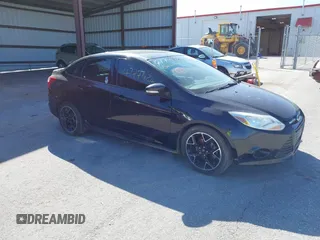 2014 Ford Focus SE with VIN 1FADP3F23EL355117, listed as a IAAI auction lot 41771824 with 211,052 mi miles. Bid and sale history available at carsss.com. Image 1.