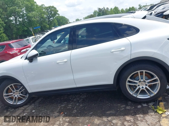 2024 Porsche Cayenne с VIN WP1BA2AY2RDA50635, выставлен на аукционе IAAI как лот 42177816 с пробегом 8 070 миль миль и . История ставок и продаж доступна на DreamBid. Изображение 15.