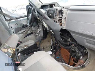 2014 Ford Econoline Passenger XL z VIN 1FBNE3BL3EDA67454, wystawiony jako IAAI lot #42186097 z przebiegiem Nie podano mil oraz . Historia ofert i sprzedaży dostępna na DreamBid. Obrazek 5.