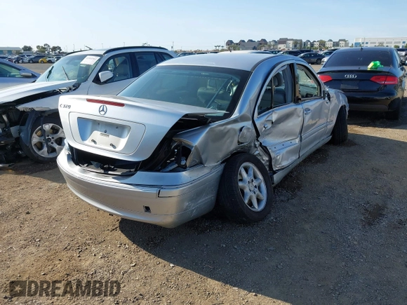2003 Mercedes-Benz C 320 с VIN WDBRF64J73F381521, выставлен на аукционе IAAI как лот 41970103 с пробегом 119 180 миль миль и . История ставок и продаж доступна на DreamBid. Изображение 4.