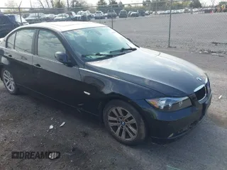 2006 BMW 3 Series 325i with VIN WBAVB17506NK37653, listed as a IAAI auction lot 42008176 with 189,507 mi miles. Bid and sale history available at carsss.com. Image 1.