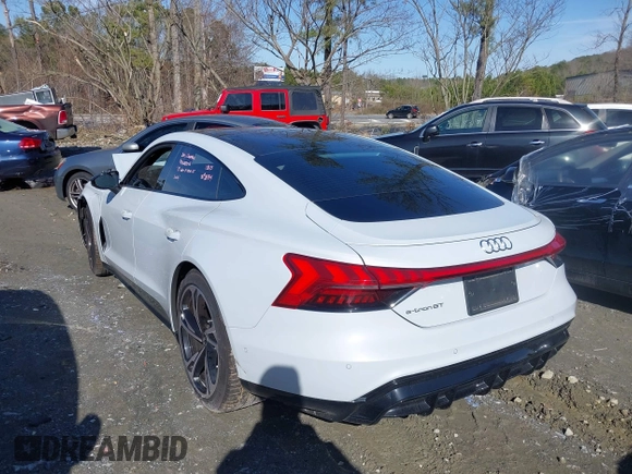 2022 Audi e-tron GT Prestige z VIN WAUEJBFWXN7009696, wystawiony jako IAAI lot #41536783 z przebiegiem Nie podano mil oraz . Historia ofert i sprzedaży dostępna na DreamBid. Obrazek 14.