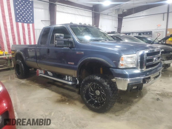 2005 Ford F-350 XL with VIN 1FTWX31P65EA36482, listed as a Copart auction lot 45914955 with 163,918 mi miles and Salvage title. Bid and sale history available at DreamBid. Image 4.