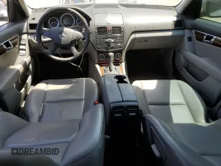 2008 Mercedes-Benz C 300 Sport z VIN WDDGF54X98F065106, wystawiony jako Copart lot #61669995 z przebiegiem 197 374 mil mil oraz Czysty tytuł • Clean title. Historia ofert i sprzedaży dostępna na DreamBid. Obrazek 8.
