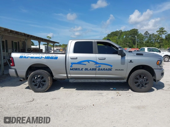 2024 Ram 2500 Big Horn z VIN 3C6UR5DL1RG116185, wystawiony jako IAAI lot #42007154 z przebiegiem Nie podano mil oraz . Historia ofert i sprzedaży dostępna na DreamBid. Obrazek 13.