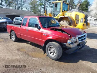 2000 Ford Ranger XL with VIN 1FTYR14V3YTA72602, listed as a IAAI auction lot 41984388 with 125,256 mi miles. Bid and sale history available at carsss.com. Image 1.