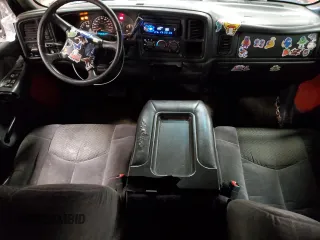 2002 Chevrolet Avalanche with VIN 3GNEK13T32G219648, listed as a Copart auction lot 54231335 with 206,469 mi miles and Clean Title. Bid and sale history available at DreamBid. Image 8.