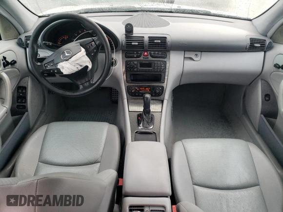 2004 Mercedes-Benz C 320 with VIN WDBRF64J64F511595, listed as a Copart auction lot 62996795 with 113,901 mi miles and Salvage title. Bid and sale history available at DreamBid. Image 8.