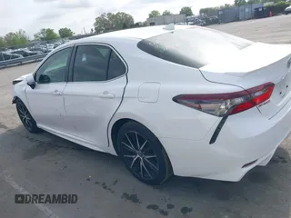 2022 Toyota Camry SE with VIN 4T1G11AK6NU066677, listed as a IAAI auction lot 41892982 with 71,059 mi miles and . Bid and sale history available at carsss.com. Image 14.