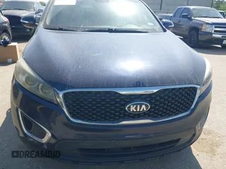 2017 Kia Sorento LX V6 with VIN 5XYPGDA57HG322510, listed as a IAAI auction lot 42012684 with 86,859 mi miles. Bid and sale history available at carsss.com. Image 6.