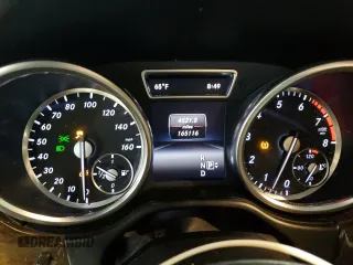 2015 Mercedes-Benz M 350 z VIN 4JGDA5HB0FA590281, wystawiony jako Copart lot #57251195 z przebiegiem 165 116 mil mil oraz Szkoda całkowita • Salvage title. Historia ofert i sprzedaży dostępna na DreamBid. Obrazek 9.