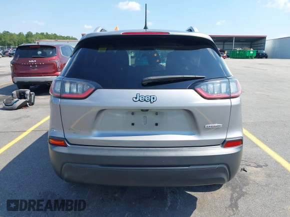 2020 Jeep Cherokee Latitude z VIN 1C4PJLCB3LD615147, wystawiony jako IAAI lot #42569825 z przebiegiem 128 952 mil mil oraz . Historia ofert i sprzedaży dostępna na DreamBid. Obrazek 16.