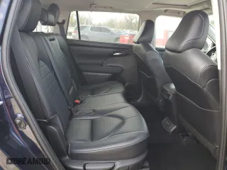 2020 Toyota Highlander XLE with VIN 5TDGZRBH1LS003373, listed as a Copart auction lot 53374895 with 42,994 mi miles and Salvage Title. Bid and sale history available at carsss.com. Image 11.