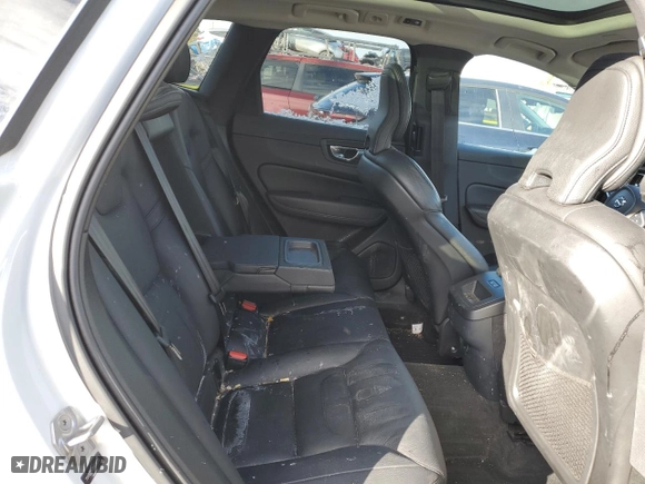 2021 Volvo XC60 Momentum with VIN YV4102RK8M1738310, listed as a Copart auction lot 88526345 with NaN miles and Salvage Title. Bid and sale history available at carsss.com. Image 11.