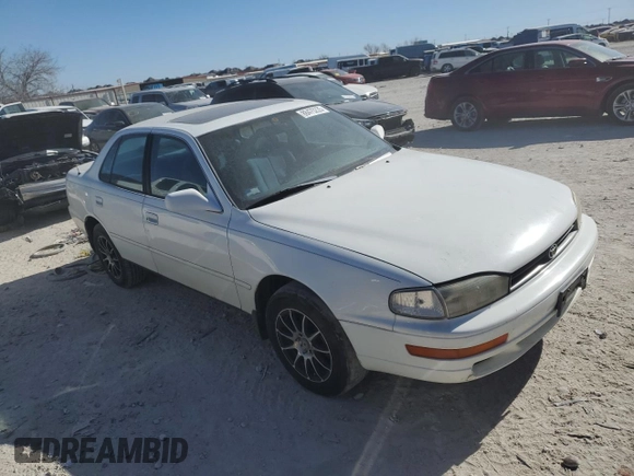 1993 Toyota Camry LE with VIN 4T1SK12E9PU220155, listed as a Copart auction lot 88475235 with 327,907 mi miles and Clean Title. Bid and sale history available at carsss.com. Image 4.