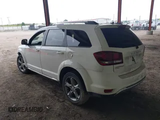 2017 Dodge Journey Crossroad Plus z VIN 3C4PDDGG2HT574854, wystawiony jako IAAI lot #42444167 z przebiegiem 111 936 mil mil oraz . Historia ofert i sprzedaży dostępna na DreamBid. Obrazek 3.