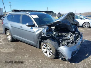 2019 Volkswagen Atlas SE z VIN 1V2UR2CA8KC559299, wystawiony jako IAAI lot #41743354 z przebiegiem 93 872 mil mil oraz . Historia ofert i sprzedaży dostępna na DreamBid. Obrazek 1.