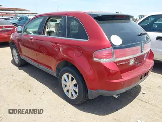 2007 Lincoln MKX z VIN 2LMDU88C87BJ05848, wystawiony jako IAAI lot #42354735 z przebiegiem 142 262 mil mil oraz . Historia ofert i sprzedaży dostępna na DreamBid. Obrazek 3.